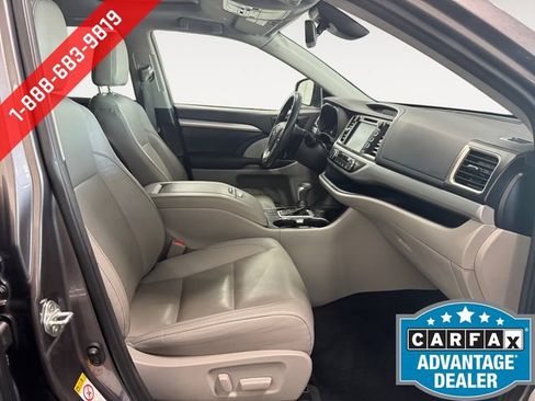Used 2019 Toyota Highlander XLE AWD/4WD image 5