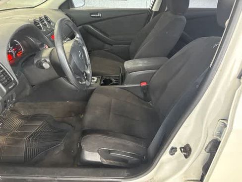 Used 2010 Nissan Altima 2.5 S FWD image 3