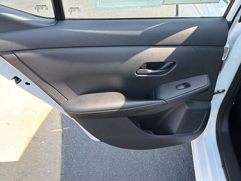 Used 2024 Nissan Sentra SV FWD image 17