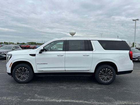 New 2026 GMC Yukon XL Elevation w/ Elevation Premium Package AWD/4WD image 7