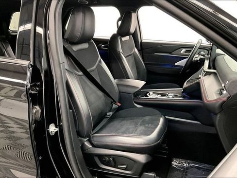 Used 2025 Ford Explorer ST AWD/4WD image 8