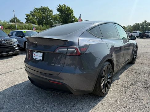 Used 2022 Tesla Model Y Performance AWD/4WD image 3