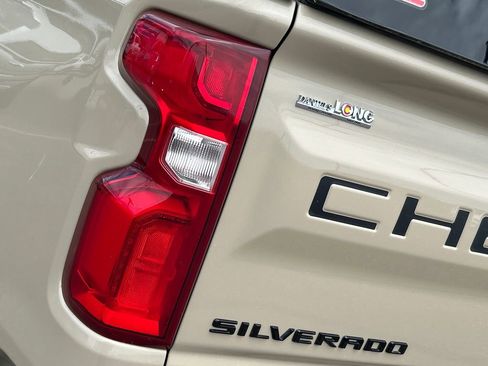 Used 2023 Chevrolet Silverado 1500 LT Trail Boss w/ LT Trail Boss Premium Package AWD/4WD image 23