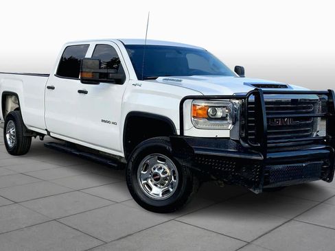 Used 2018 GMC Sierra 2500 4x4 Crew Cab w/ Sierra Convenience Package image 2