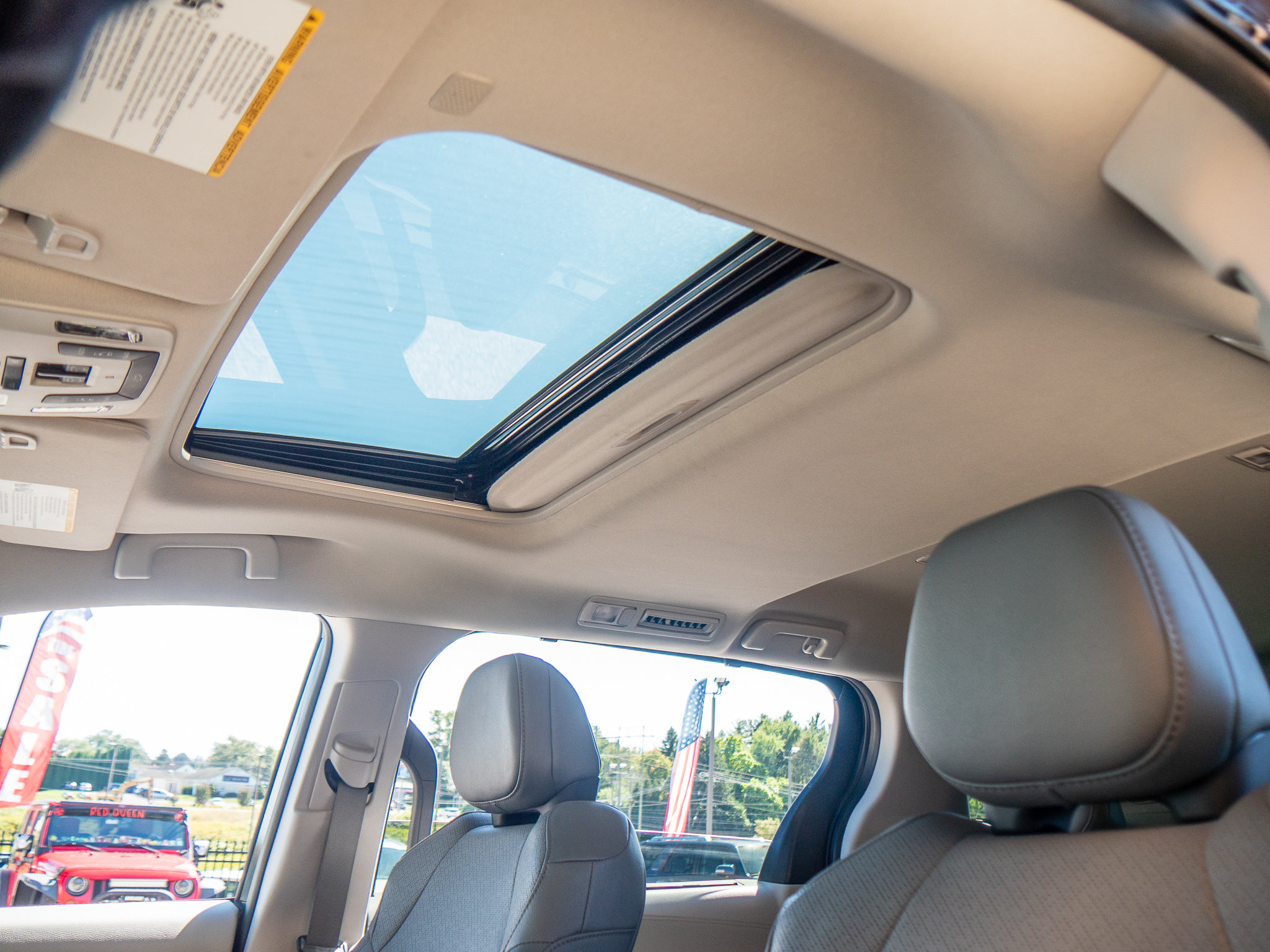 Used 2022 Toyota Sienna Limited AWD/4WD image 11