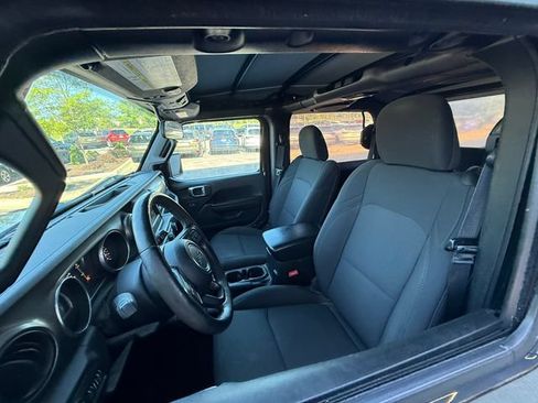 Used 2018 Jeep Wrangler Sport AWD/4WD image 4