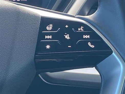 Used 2024 Audi Q4 e-tron Premium Plus w/ Premium Plus image 7