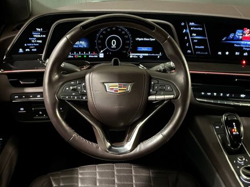 Used 2024 Cadillac Escalade ESV Sport Platinum w/ LPO, ONYX Package AWD/4WD image 13