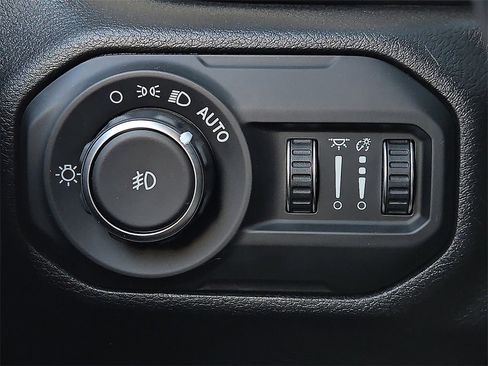 Used 2021 Jeep Wrangler Unlimited Sport image 17