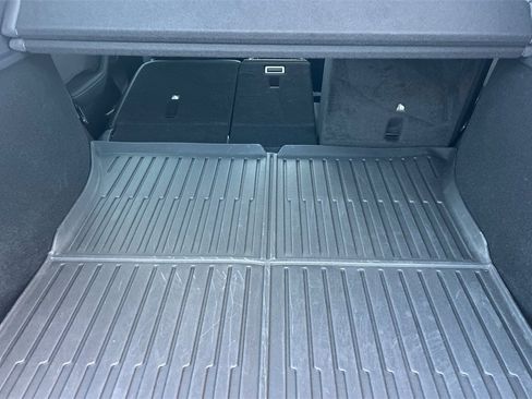 Used 2023 Tesla Model Y Long Range image 15