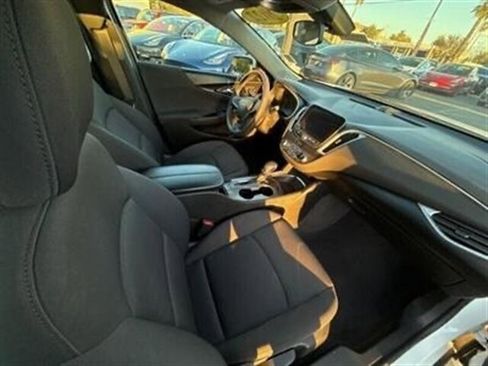 Used 2022 Chevrolet Malibu LT image 29