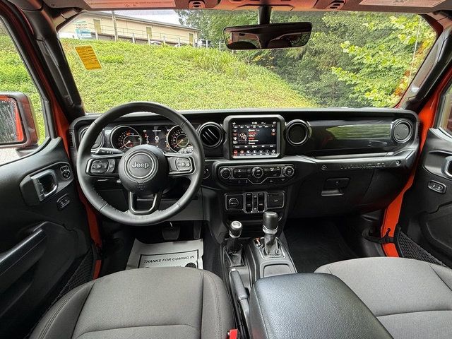 Used 2023 Jeep Wrangler Unlimited Sport AWD/4WD image 10