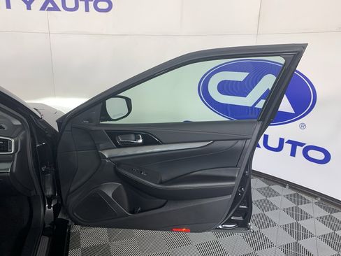 Used 2023 Nissan Maxima SL image 40