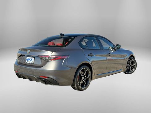 Used 2024 Alfa Romeo Giulia Veloce AWD/4WD image 4