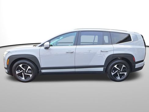 New 2026 Hyundai Ioniq 9 SE image 9