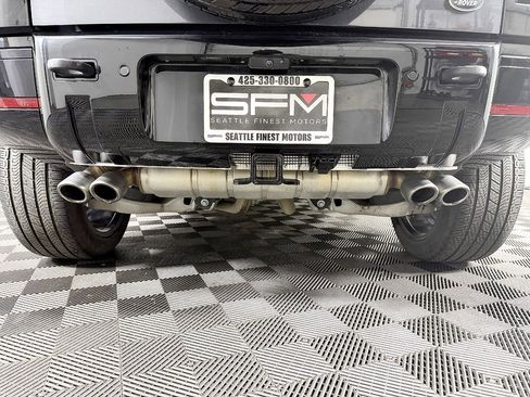Used 2023 Land Rover Defender 110 V8 AWD/4WD image 11