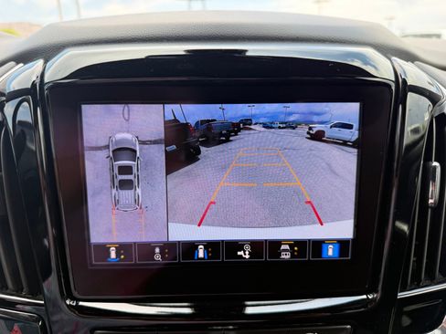 Certified 2023 Chevrolet Traverse LT FWD image 23