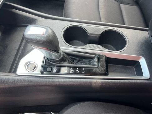 Used 2025 Nissan Altima 2.5 SV FWD image 17