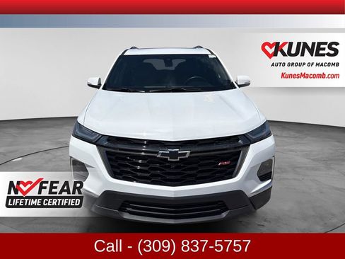 Used 2023 Chevrolet Traverse RS AWD/4WD image 2