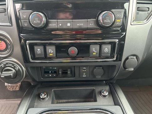 Used 2018 Nissan Titan Platinum Reserve w/ Platinum Utility Package image 28