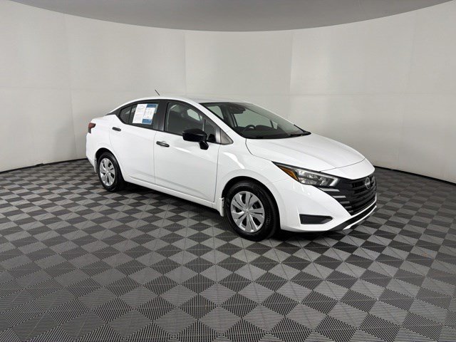 Used 2025 Nissan Versa S w/ Trunk Package FWD image 2