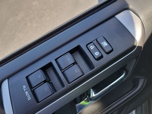 Used 2021 Toyota 4Runner SR5 Premium w/ Moonroof Package image 18