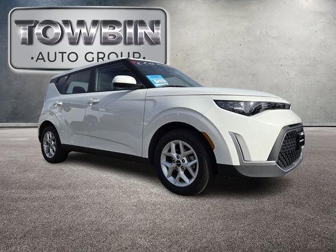 Certified 2024 Kia Soul LX w/ Option Group 015 FWD image 2