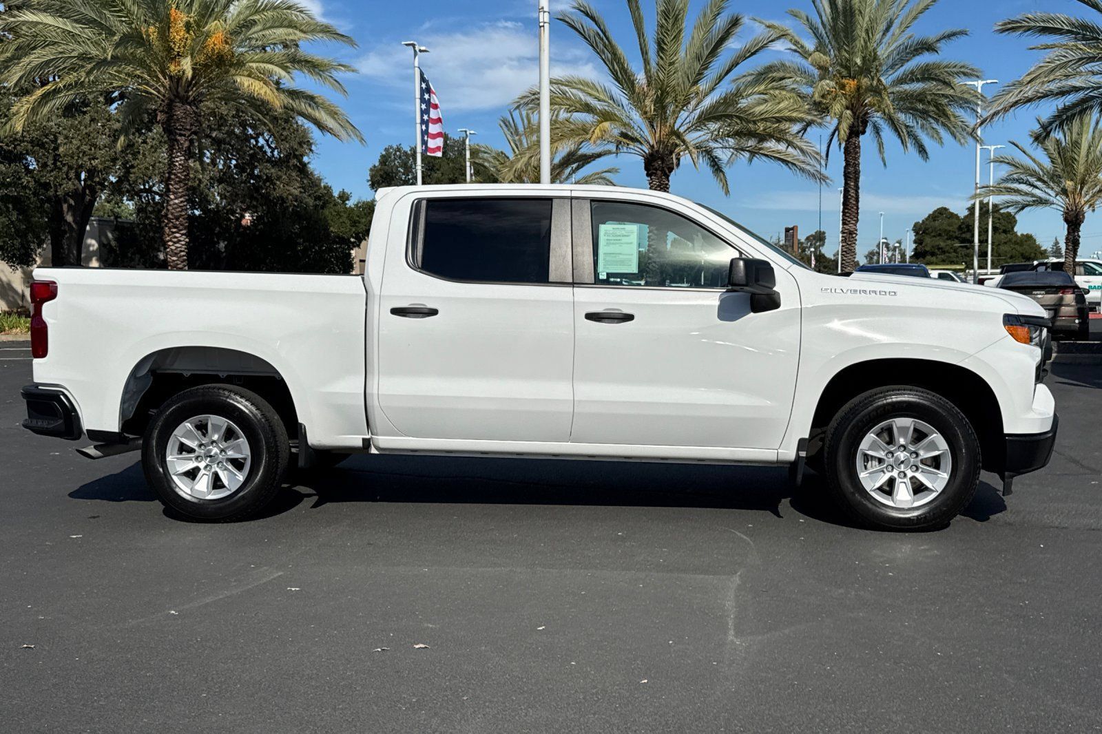 Used 2022 Chevrolet Silverado 1500 W/T RWD image 2
