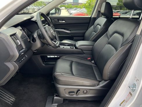 Certified 2025 Nissan Pathfinder SL image 20