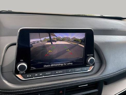 Certified 2025 Nissan Rogue SV FWD image 26