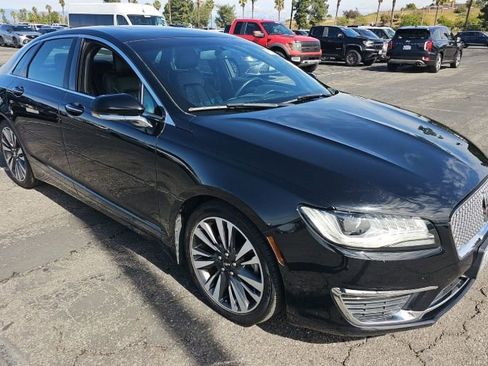 Used 2017 Lincoln MKZ Reserve image 3