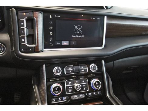 Used 2024 GMC Yukon XL Denali Ultimate AWD/4WD image 19