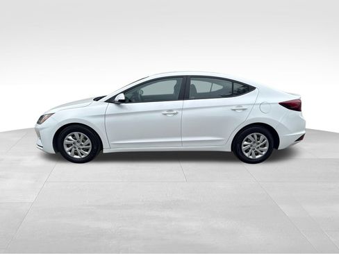 Used 2020 Hyundai Elantra SE w/ Cargo Package (C1) FWD image 2