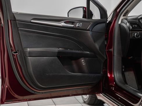 Used 2017 Ford Fusion Titanium image 37