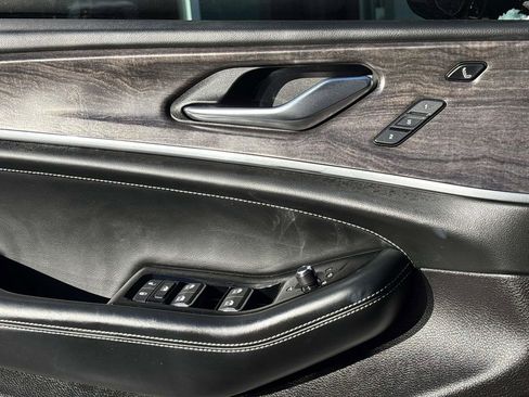 Used 2023 Jeep Grand Cherokee Overland w/ Luxury Tech Group IV image 18