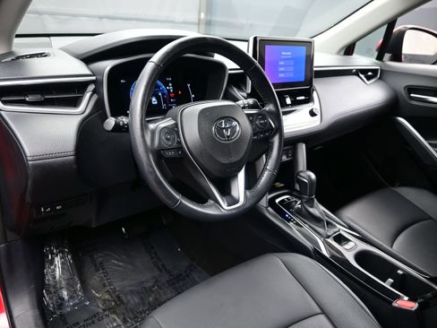Used 2023 Toyota Corolla Cross XLE AWD/4WD image 13