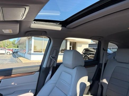Used 2021 Honda CR-V Touring image 4
