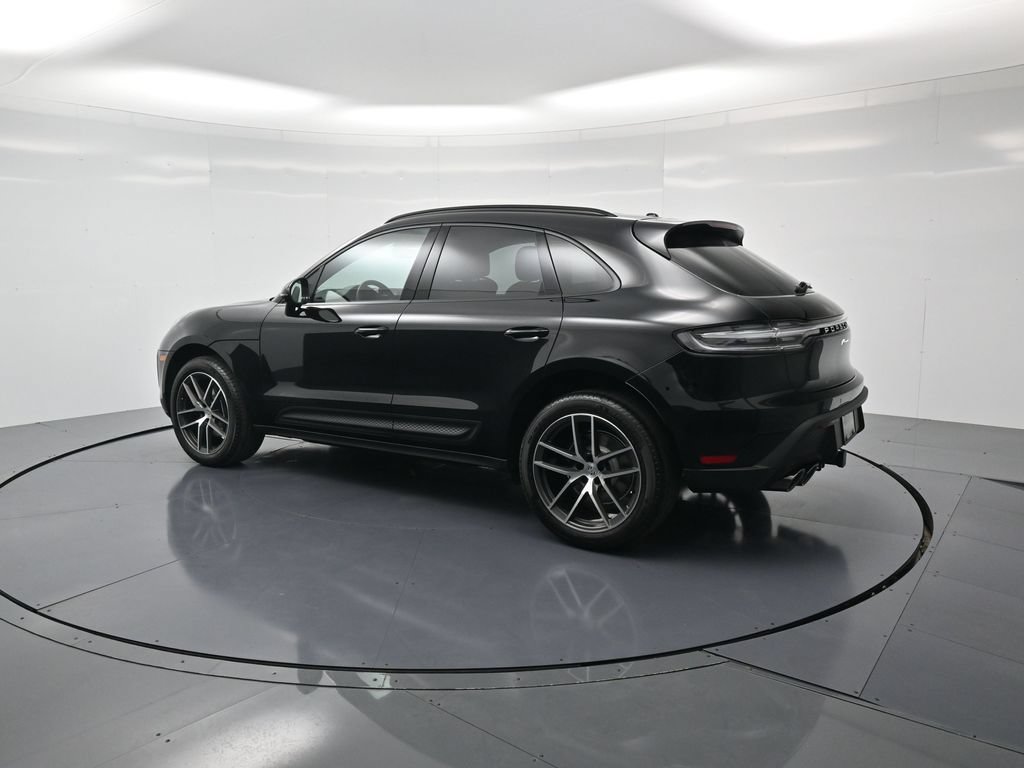 Certified 2026 Porsche Macan AWD/4WD image 3