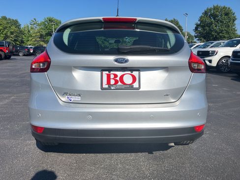 Used 2016 Ford Focus SE w/ Equipment Group 201A FWD image 5