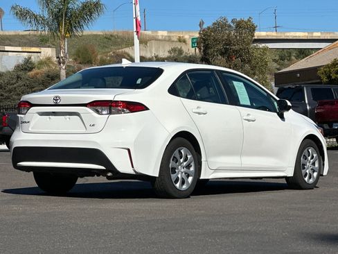 Used 2021 Toyota Corolla LE image 5