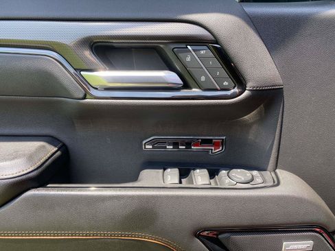 Used 2023 GMC Sierra 1500 AT4 w/ Technology Package AWD/4WD image 18