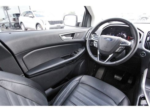 Used 2018 Ford Edge SEL w/ Equipment Group 201A FWD image 9