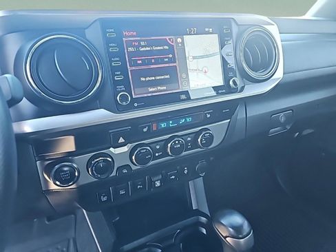 Used 2022 Toyota Tacoma Limited image 23