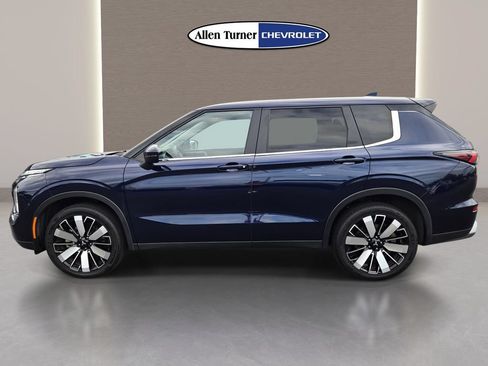 Used 2025 Mitsubishi Outlander AWD image 10