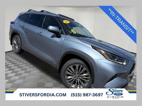 Used 2020 Toyota Highlander Platinum AWD/4WD image 1