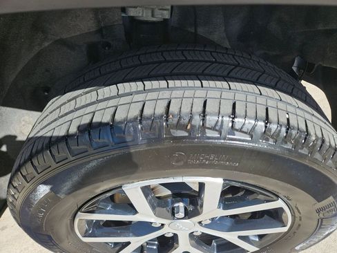 Used 2024 Jeep Grand Cherokee L Limited w/ Luxury Tech Group II image 27