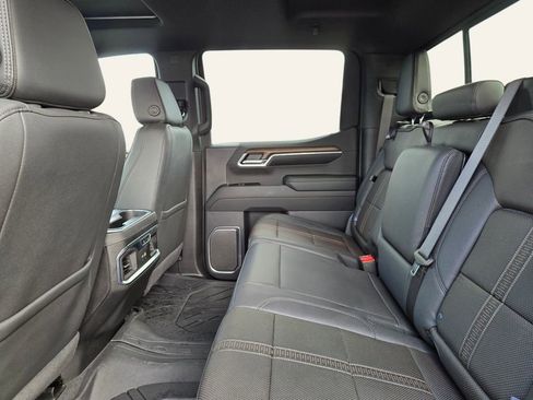 Used 2024 Chevrolet Silverado 1500 High Country w/ High Country Premium Package AWD/4WD image 13