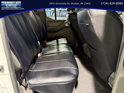 Used 2021 Nissan Frontier SV w/ Midnight Edition Floor Mats image 26