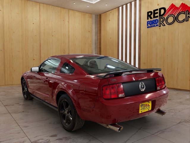 Used 2008 Ford Mustang Premium RWD image 4
