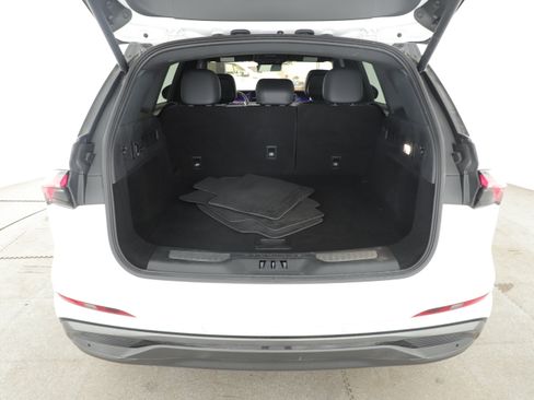 Used 2025 Lincoln Nautilus Premier w/ Jet Appearance Package AWD/4WD image 5